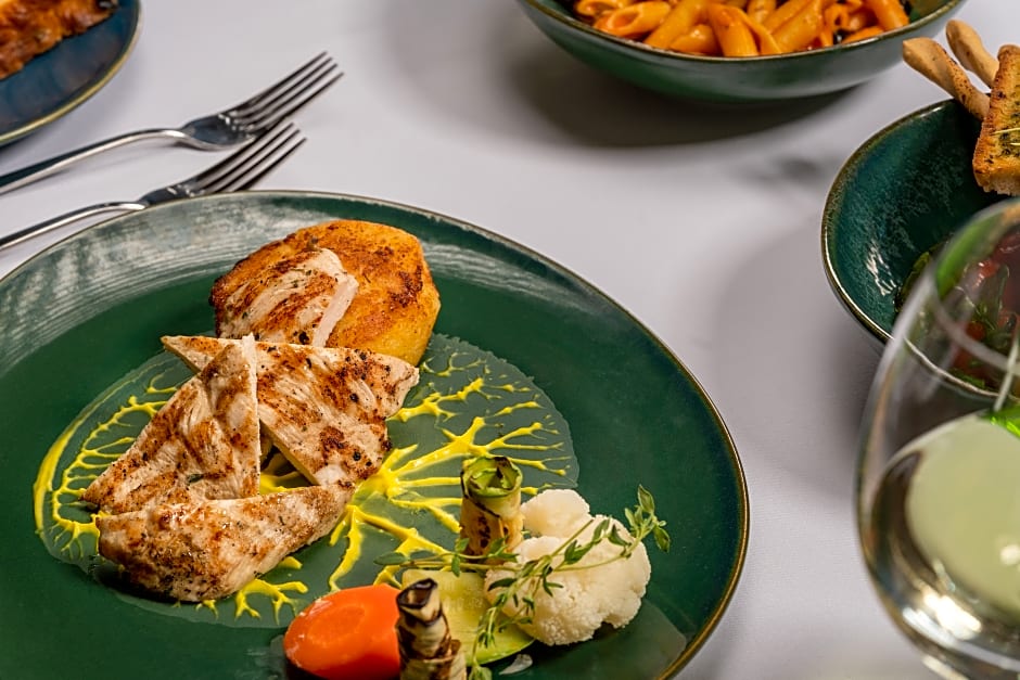 GRAVEL HOTELS SELECT