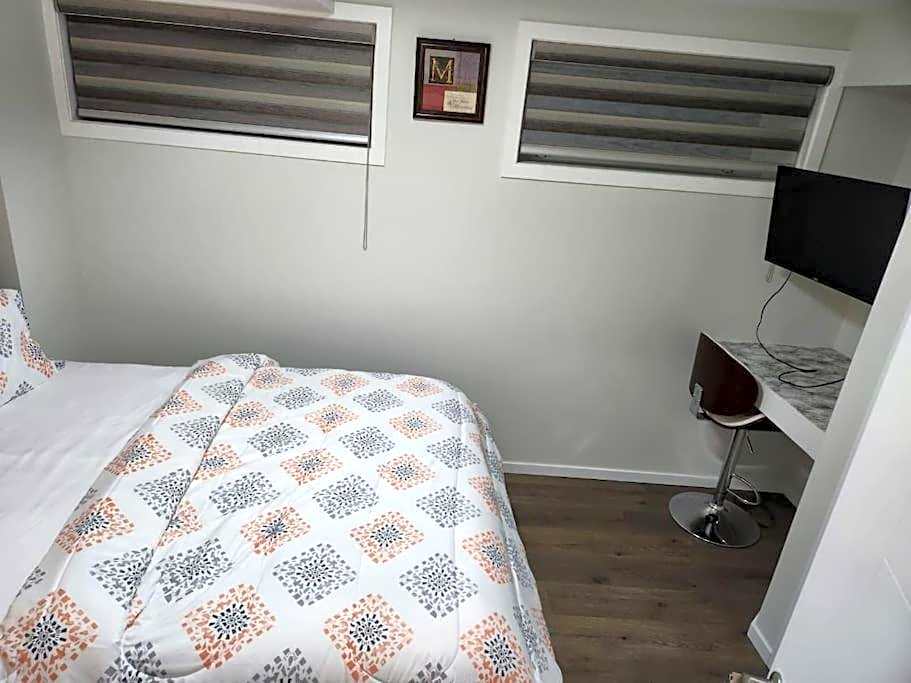 Avocado Executive Suite 2