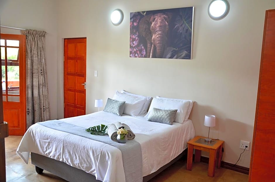 Muqurati Lodge - Dinokeng Game Reserve