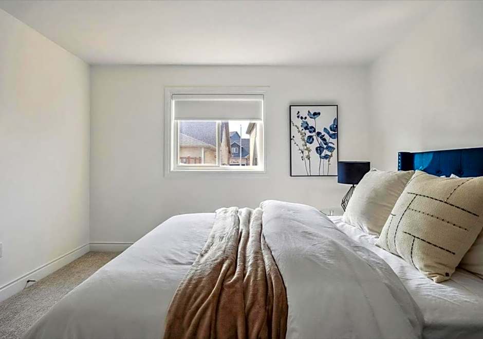 Luxurious and Beautiful, Barrie