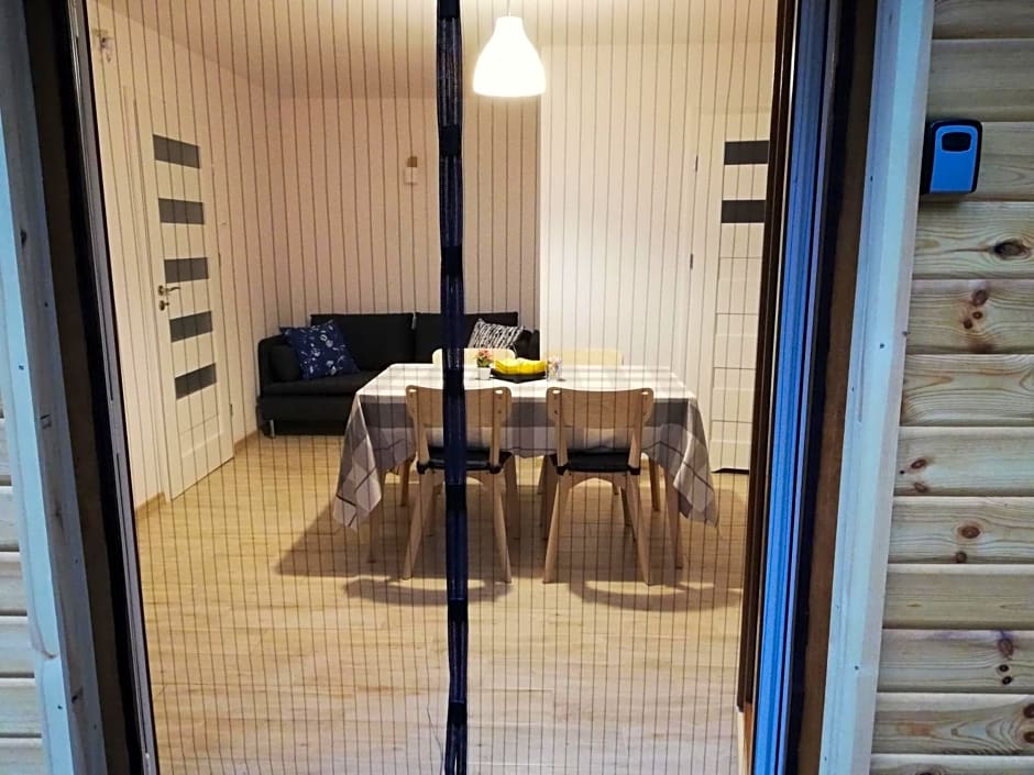 Domek nad jeziorem 7