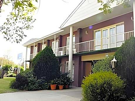Apartment - 1 Double Bed and 3 Single Beds