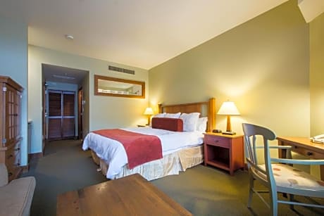 Sundial Lodge Guestroom