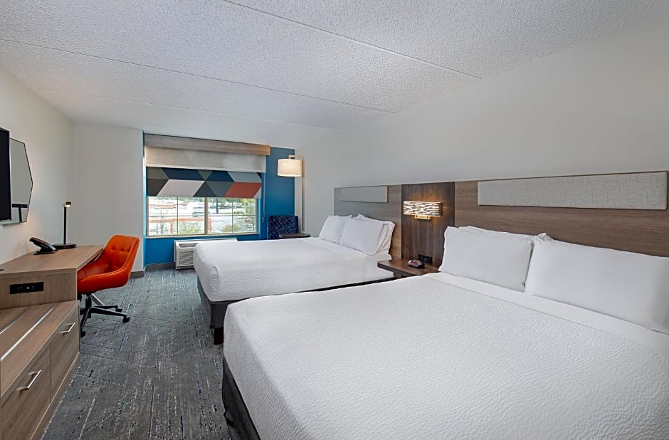 Holiday Inn Express & Suites Columbus at Northlake By IHG