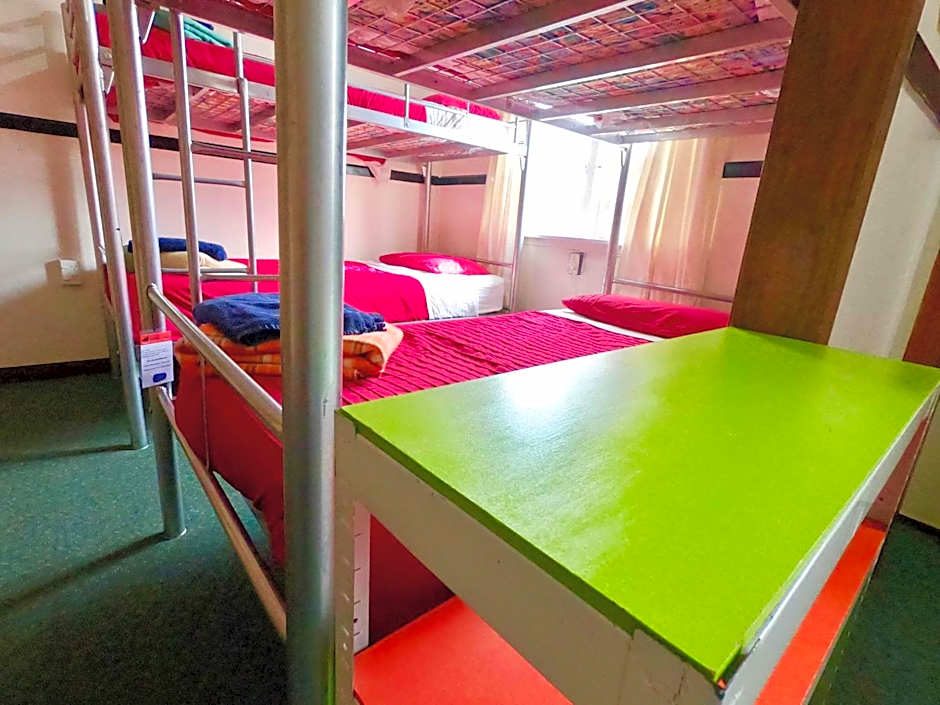 Ducks & Drakes Boutique Motel & Backpackers