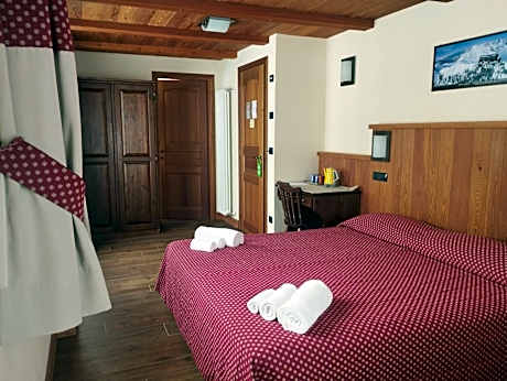 Triple Room with Balcony