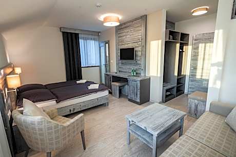 Deluxe Double Room with Extra Bed