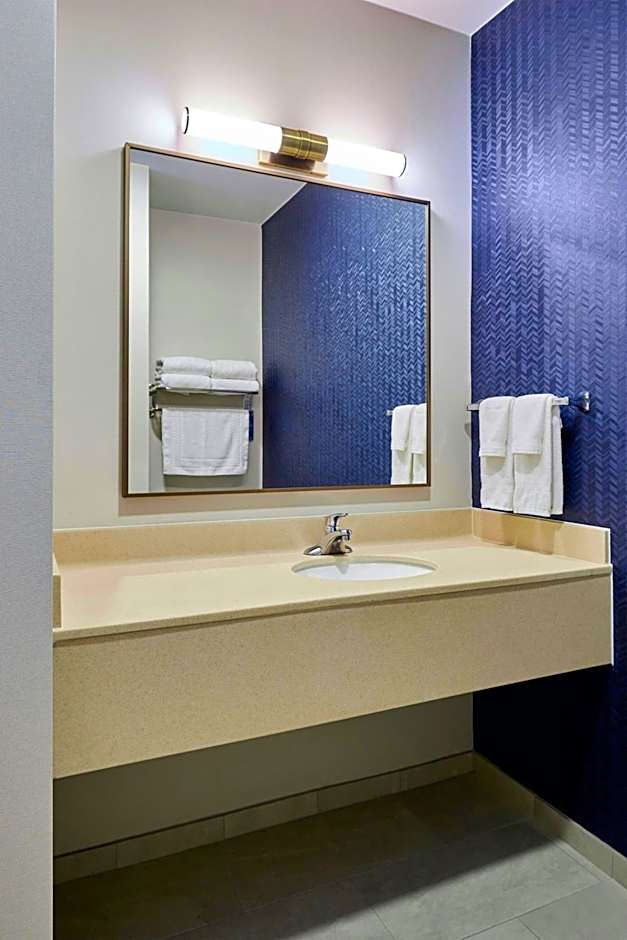 Fairfield Inn & Suites by Marriott Burlington