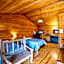 The Historic Leakey Inn