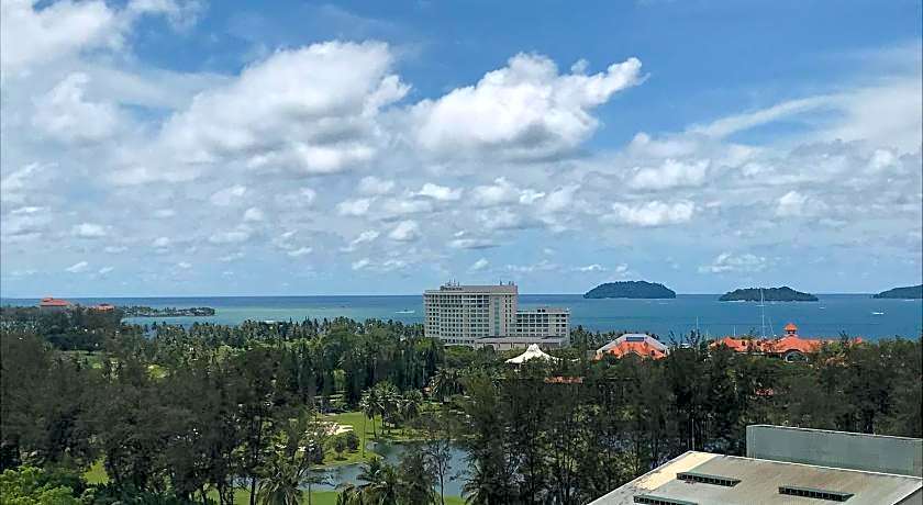 Sunset Seaview Vacation Condos @ Infinity Avenue