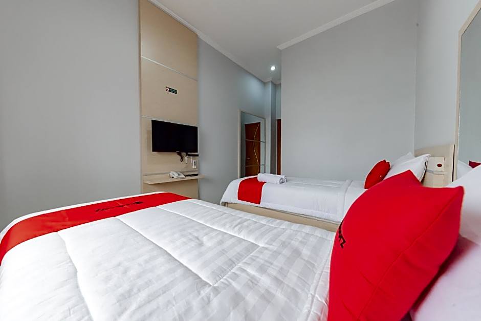 RedDoorz @ Kandaga 80 near Stadium Arcamanik