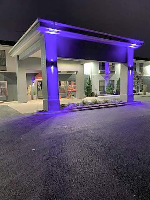 Days Inn by Wyndham Great Lakes Naval Base