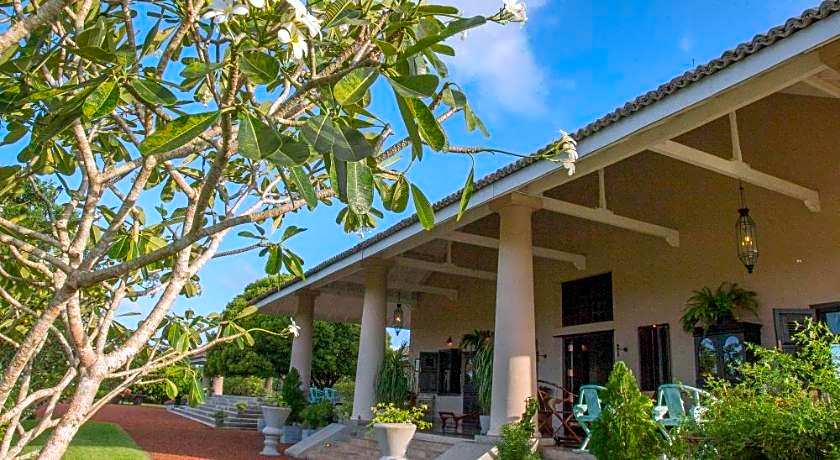 Villa Mayurana by Edwards Collection