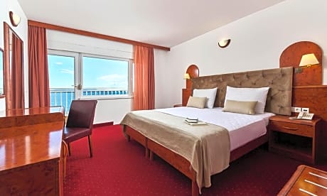 COMFORT DOUBLE ROOM WITH BALCONY SEA VIEW