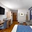 Microtel Inn & Suites By Wyndham Lincoln
