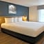 Rancho San Diego Inn & Suites