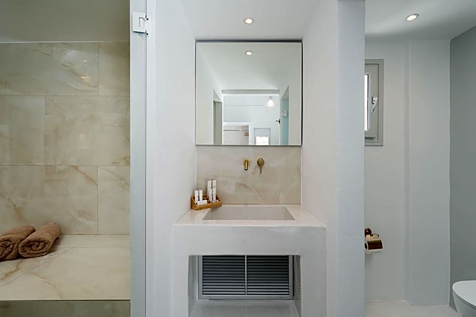 Cycladic Suites & Spa