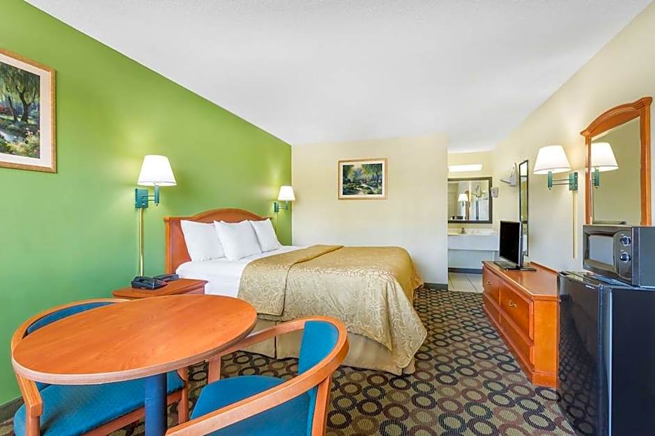 Economy Inn By OYO Ashburn