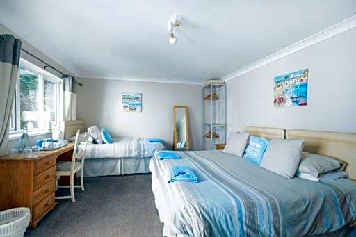 Bridgeside Guest House