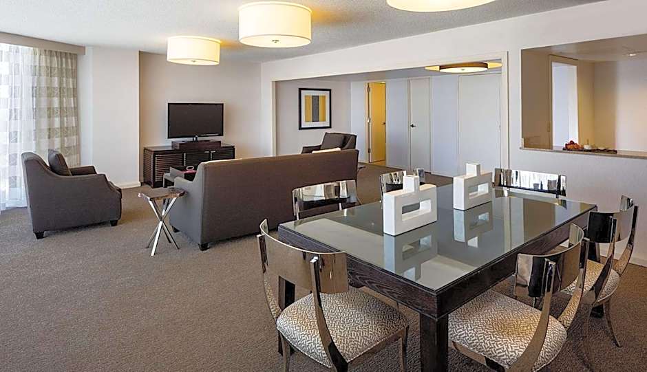 DoubleTree By Hilton Houston Greenway Plaza