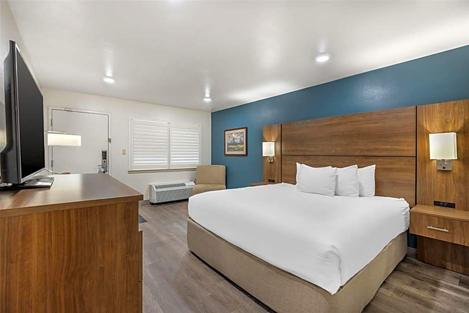 Best Western Plus Clocktower Inn