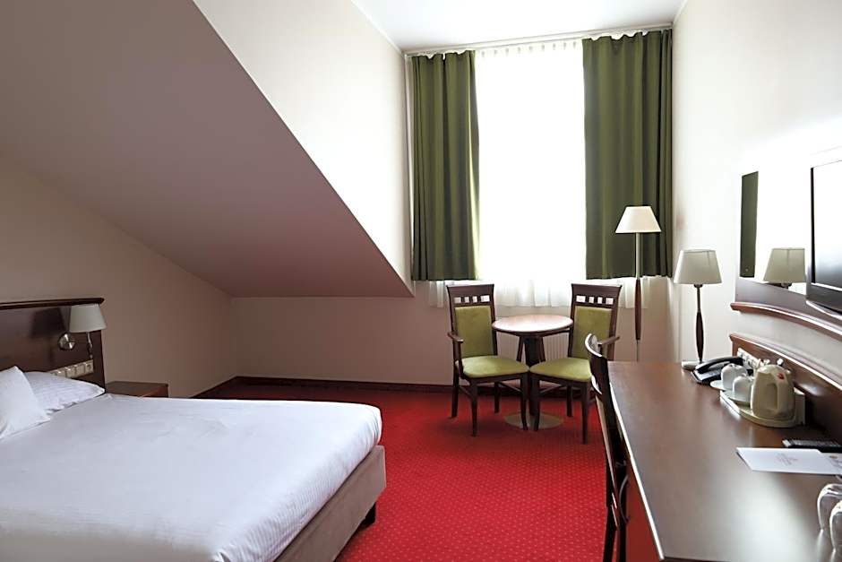 Grand Royal Hotel