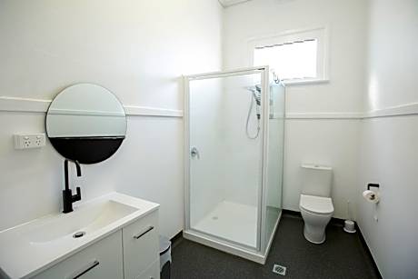 Standard Twin Room with Shared Bathroom