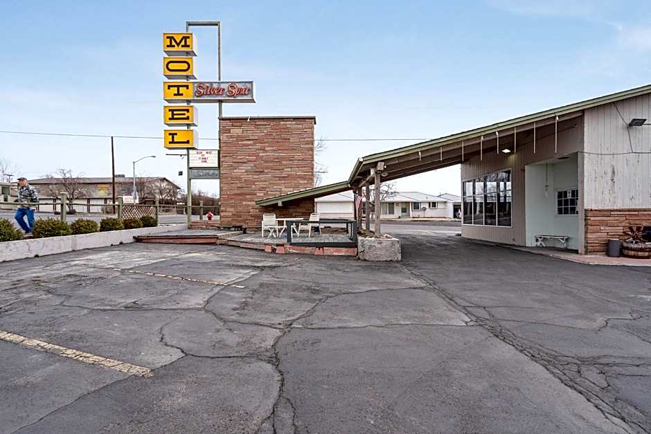 OYO Silver Spur Burns Hwy 20